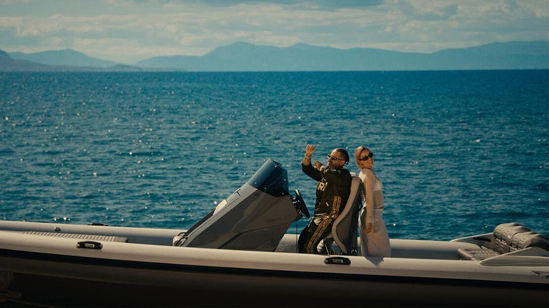 Saske – Ελένη Φουρέιρα: Το music video του viral τραγουδιού τους «10’»