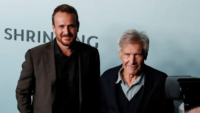 Το «Shrinking» με τον Χάρισον Φορντ και τον Τζέισον Σίγκελ ανανεώθηκε για τρίτη σεζόν