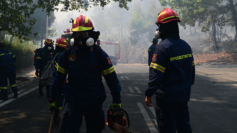 Καλύβια: Εντοπίστηκε νεκρός άνδρας μετά από φωτιά σε αυτοκίνητο