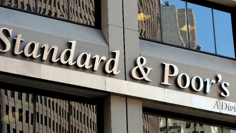 S&P: Επιβεβαίωσε για την Ελλάδα την επενδυτική βαθμίδα «ΒΒΒ-» με θετική προοπτική
