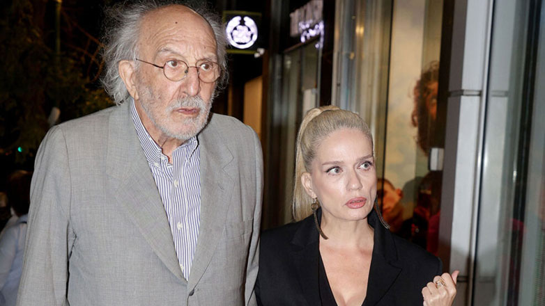 Αλέξανδρος Λυκουρέζος – Τζένη Οικονόμου: Βραδινή έξοδος για το ζευγάρι στην πρεμιέρα του Τάκη Ζαχαράτου