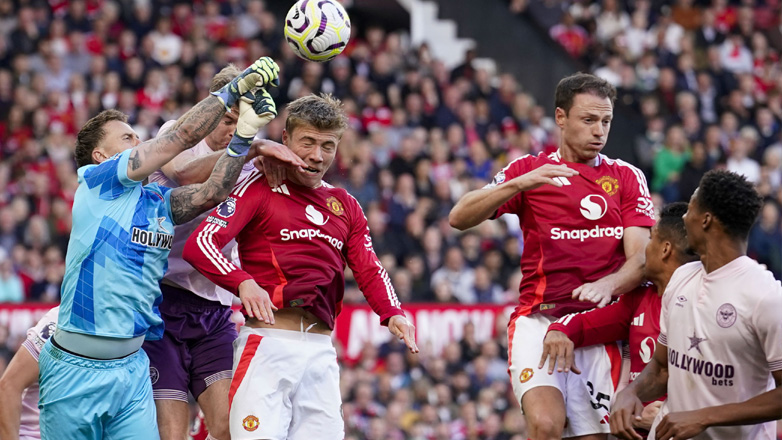 Αγγλία: Επιτέλους νίκη για τη Μάντσεστερ Γιουνάιτεντ, 2-1 την Μπρέντφορντ