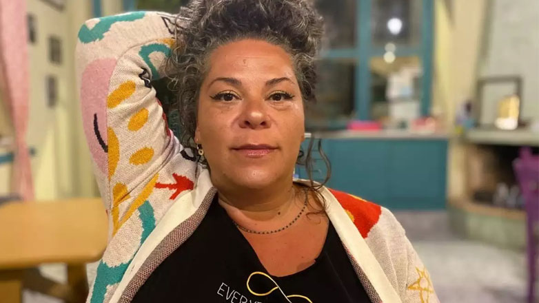 Ματούλα Ζαμάνη: «Ιδρωμένη μπλούζα σε στιγμή μέθεξης σε προσωπικό live…Κιτρινίλα και γλίτσα»