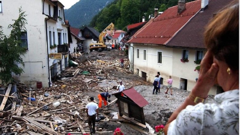 Ένας νεκρός από τις πλημμύρες στην Μπολόνια της Ιταλίας Ένας νεκρός από τις πλημμύρες στην Μπολόνια της Ιταλίας
