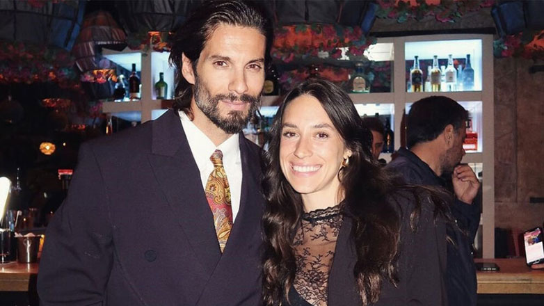 Ο Γιώργος Καράβας έγινε 42! Το ξέφρενο πάρτι και το παθιασμένο φιλί στη σύζυγό του, Ραφαέλα Ψαρρού