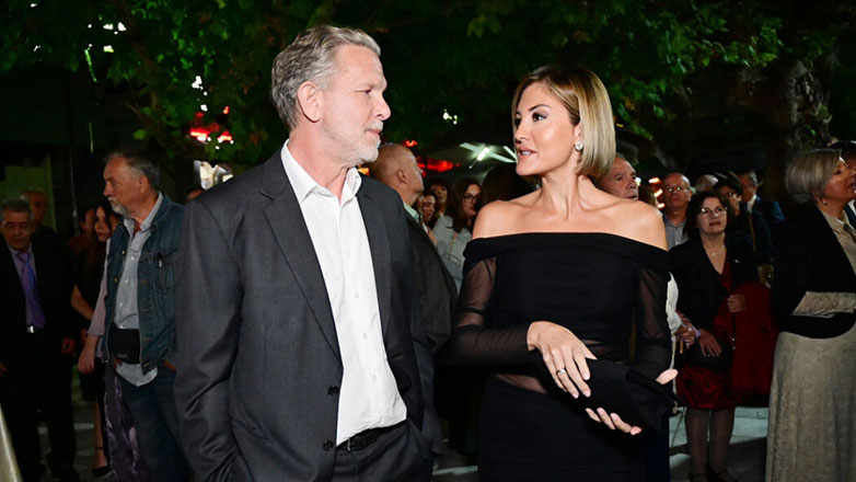 Ράνια Τζίμα: Εντυπωσιακή εμφάνιση στον γάμο του Χάρη Δούκα