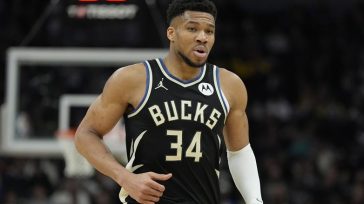 Forbes: Ο Αντετοκούνμπο με 93,8 εκατ. δολάρια 4ος σε κέρδη το 2024