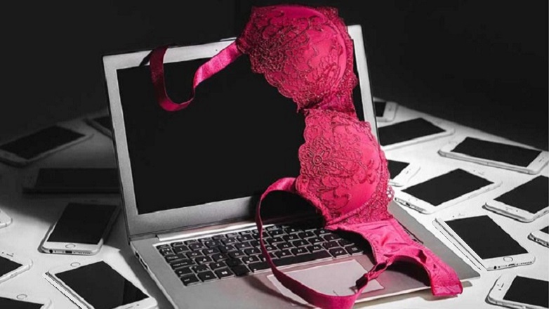 Κατέγραφε ερωτικές στιγμές της συντρόφου του