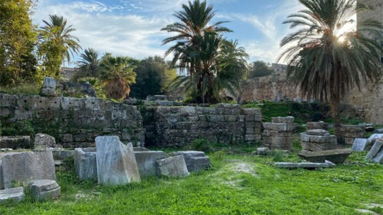 Ρόδος: Υπαίθρια Γλυπτοθήκη στους κήπους του παλατιού του Μεγάλου Μαγίστρου, στη Μεσαιωνική Πόλη