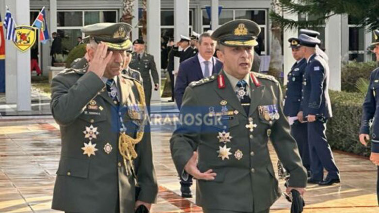 Καφέ μόνο στο γραφείο του Αντιστράτηγου Βακεντή…