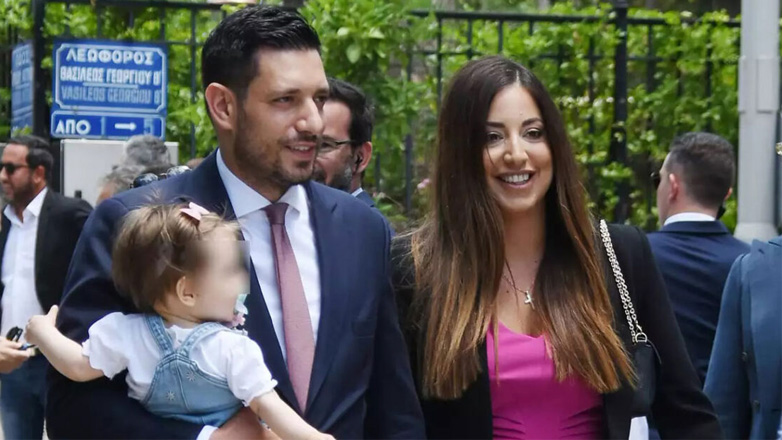 Κωνσταντίνος Κυρανάκης: Περιγράφει την καθημερινότητα με την κόρη του – «Είμαι “χαζομπαμπάς” και δεν το μετανιώνω» Κωνσταντίνος Κυρανάκης: Περιγράφει την καθημερινότητα με την κόρη του – «Είμαι “χαζομπαμπάς” και δεν το μετανιώνω»