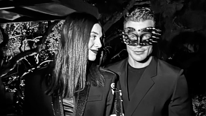 Μελίνα Νικολαΐδη – Δημήτρης Φιντιρίκος: Μαζί σε Halloween party ντυμένοι στα μαύρα και φορώντας μάσκες! Μελίνα Νικολαΐδη – Δημήτρης Φιντιρίκος: Μαζί σε Halloween party ντυμένοι στα μαύρα και φορώντας μάσκες!