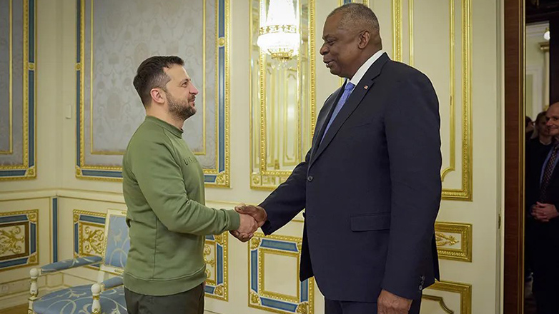 Ουκρανία: Νέα στρατιωτική και οικονομική βοήθεια από τις ΗΠΑ «έταξε» ο Λόιντ Όστιν