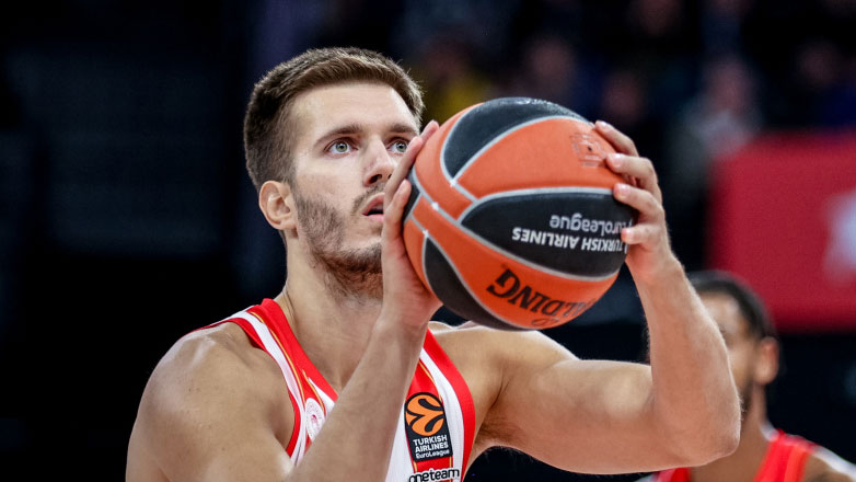 «Δανεικός στον Ερυθρό Αστέρα ο Πετρούσεφ»