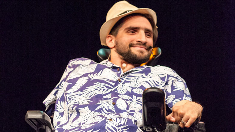 «Που είναι το δεξί σου χέρι;» – H απίστευτη ερώτηση αστυνομικού σε ΑμεΑ ηθοποιό «Που είναι το δεξί σου χέρι;» – H απίστευτη ερώτηση αστυνομικού σε ΑμεΑ ηθοποιό