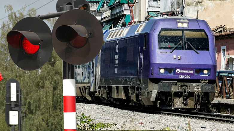 Στο παρά πέντε γλίτωσαν νέο ατύχημα με τον προαστιακό