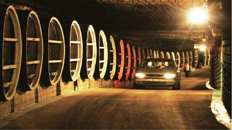 «Milestii Mici»: Η μεγαλύτερη υπόγεια κάβα στον κόσμο μήκους 200 χλμ βρίσκεται στην Μολδαβία