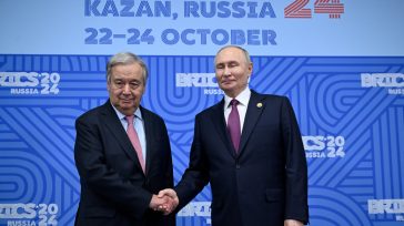 Γκουτέρες σε Πούτιν: Η εισβολή της Ρωσίας στην Ουκρανία παραβιάζει το διεθνές δίκαιο