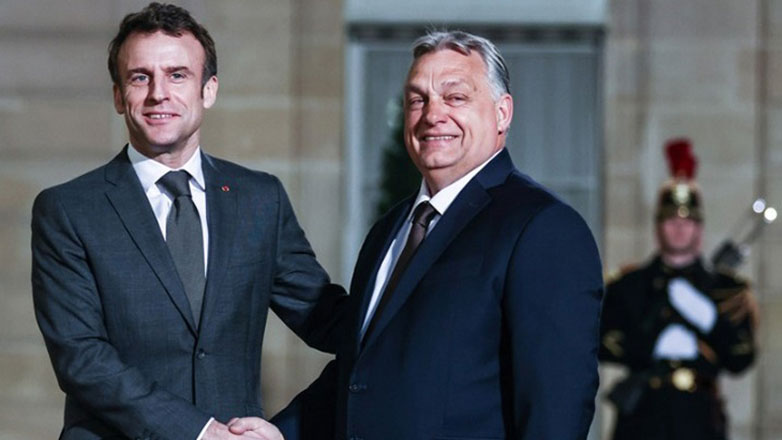 Την ανάγκη να εφαρμοστούν άμεσα οι συστάσεις Ντράγκι ζήτησε ο Μακρόν από τον Όρμπαν
