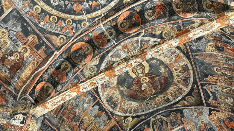 Μετέωρα: Αποκαταστάθηκε ο Ναός του Αγίου Δημητρίου, με τον εκπληκτικό διάκοσμο και το επιχρυσωμένο τέμπλο