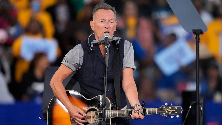 Bruce Springsteen: Ο Τραμπ έχει θέσει υποψηφιότητα για να γίνει ένας τύραννος