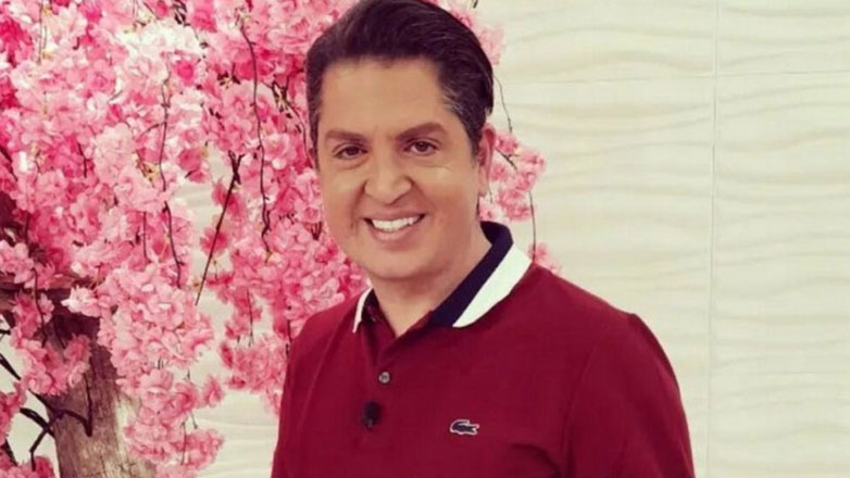 Γιάννης Πουλόπουλος: Η πρώτη φωτογραφία από τον γάμο του με τον σύντροφό του στη Μύκονο