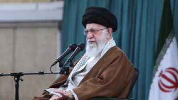 Ιράν: Ο Χαμενεΐ διέταξε τον στρατό να προετοιμαστεί για πόλεμο με το Ισραήλ