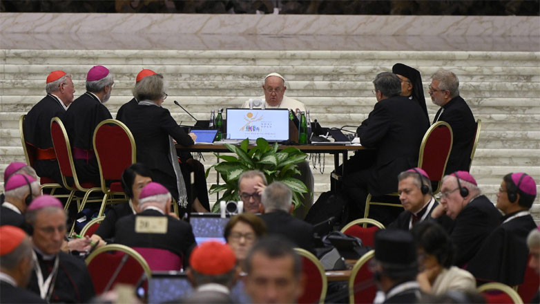 Η Ρωμαιοκαθολική Εκκλησία άφησε ανοιχτό το ερώτημα της χειροτονίας των γυναικών