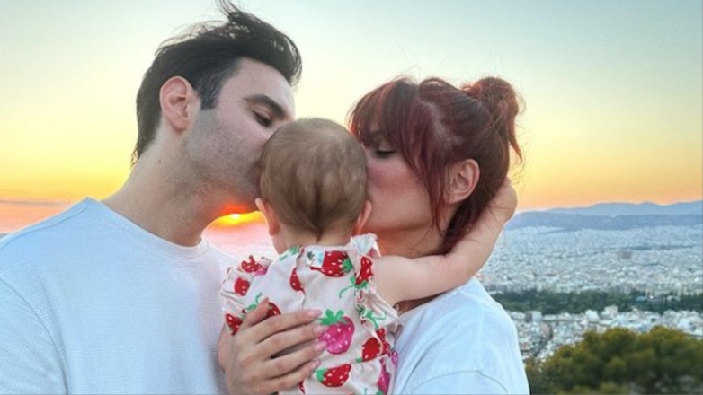 Μαίρη Συνατσάκη – Ίαν Στρατής: Αυτός είναι ο λόγος που θα κάνουν για την κόρη τους ονοματοδοσία και όχι βάφτιση