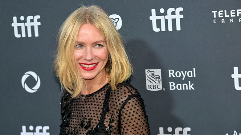 «The Friend»: Μία ταινία για τη φιλία, την απώλεια και την αγάπη για τα ζώα με τη Ναόμι Γουότς