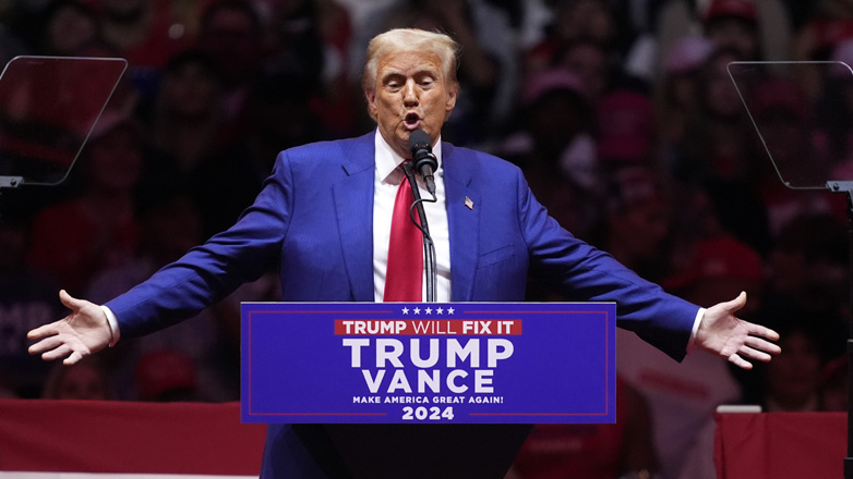 Επίθεση Τραμπ κατά της Κάμαλα Χάρις: «Καταστρέψατε τη χώρα μας»