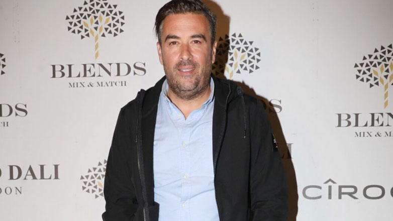 Γιάννης Αϊβάζης: «Είναι άκομψο να ρωτάς κάποιον που μόλις χώρισε μετά από 17 χρόνια αν τον φλερτάρουν»