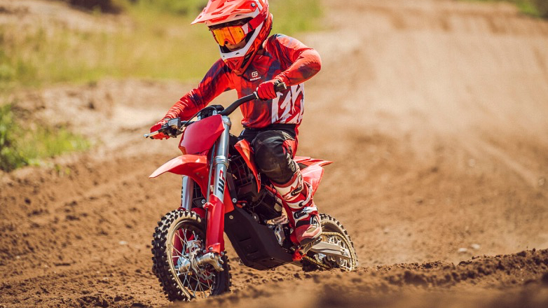 Η εκπληκτική MC-E 5 ηλεκτρική μίνι μοτοσυκλέτα της GASGAS!