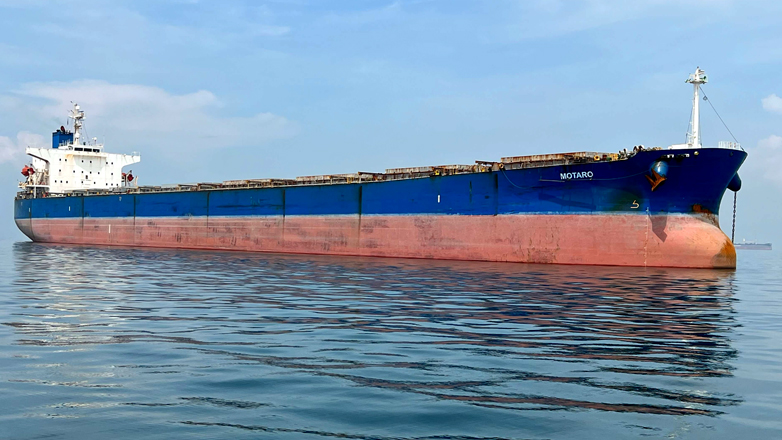 Πλοίο ελληνικών συμφερόντων έπληξαν οι Χούθι