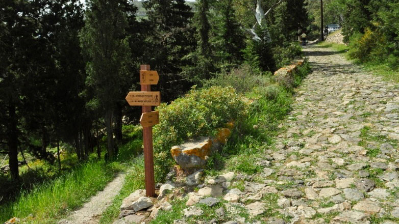 Χρηματοδοτούνται τα πρώτα 67 μονοπάτια στη χώρα