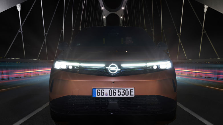 Το Opel Grandland αποκτά Intelli-Lux HD Lights και ρίχνει «έξυπνο» φως στο σκοτάδι