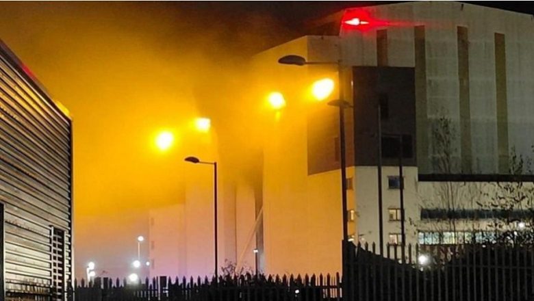 Πυρκαγιά σε ναυπηγείο για πυρηνοκίνητα υποβρύχια στην Βρετανία Πυρκαγιά σε ναυπηγείο για πυρηνοκίνητα υποβρύχια στην Βρετανία