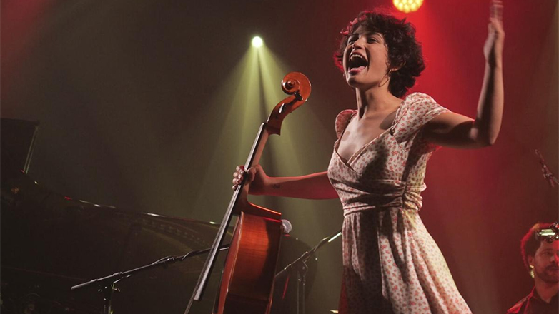 Η Ana Carla Maza στο Θέατρο Παλλάς τον Φεβρουάριο για μια μοναδική Latin βραδιά