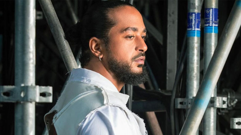 Slimane: Τεχνικός κατηγορεί τον Γάλλο τραγουδιστή για σεξουαλική παρενόχληση -«Με κόλλησε στον τοίχο» Slimane: Τεχνικός κατηγορεί τον Γάλλο τραγουδιστή για σεξουαλική παρενόχληση -«Με κόλλησε στον τοίχο»