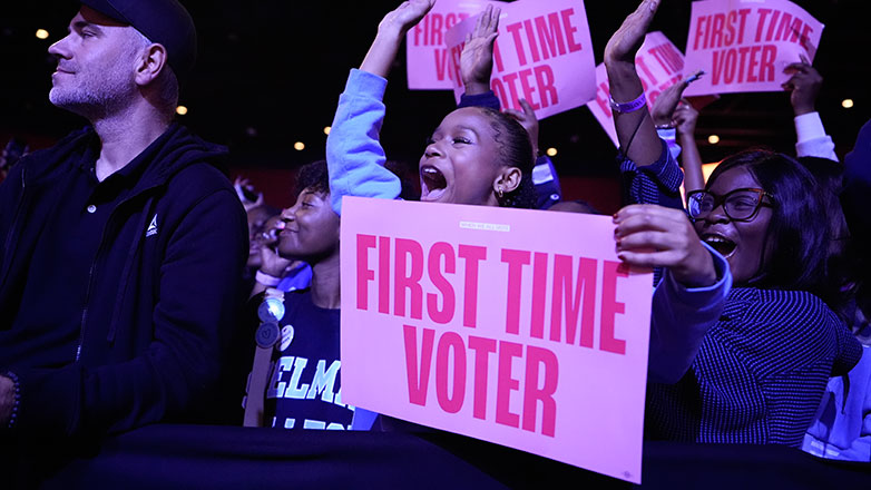ΗΠΑ- προεδρικές εκλογές: Νεαροί Αμερικάνοι που ψηφίζουν πρώτη φορά επιλέγουν τον Τραμπ