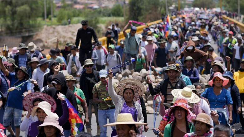 Ο πρόεδρος της Βολιβίας απαιτεί την «άμεση άρση» των αποκλεισμών δρόμων
