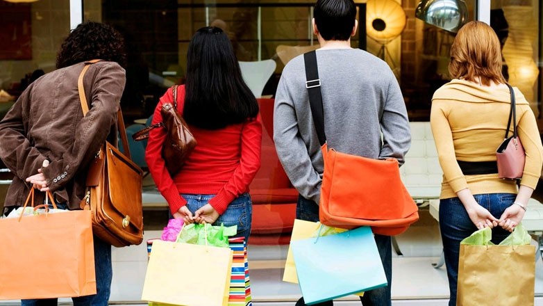 Μείωση 5,2% σημείωσε ο τζίρος στο λιανικό εμπόριο τον Αύγουστο παρά τις εκπτώσεις