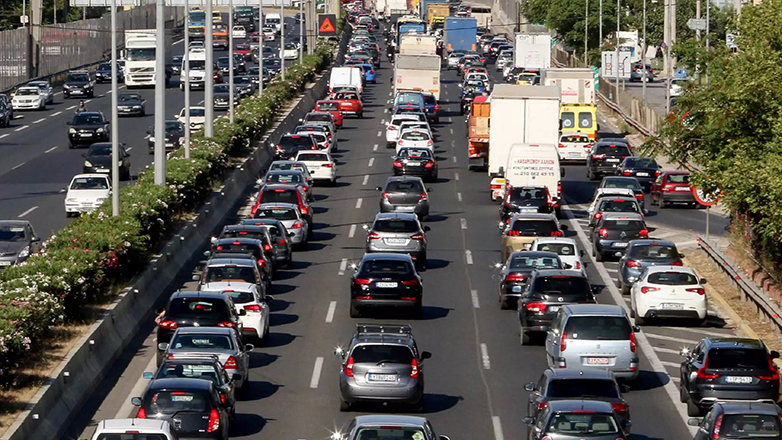 Αυξημένη κίνηση στην Κηφισίας, καθυστερήσεις στην Αττική οδό Αυξημένη κίνηση στην Κηφισίας, καθυστερήσεις στην Αττική οδό