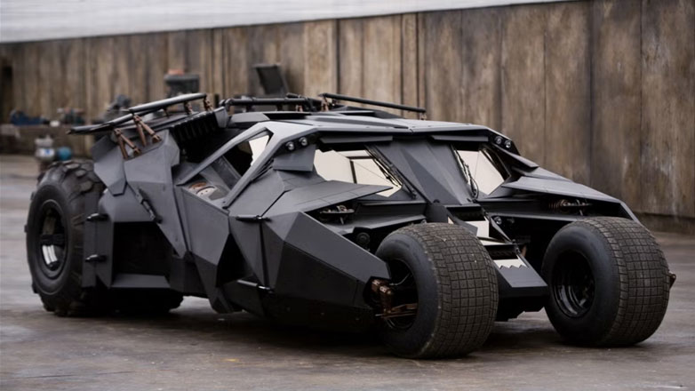 Ποιος θέλει να γίνει Batman; Η Warner Bros κατασκευάζει 10 λειτουργικά batmobiles με τιμή στα 2.7εκατ. ευρώ το ένα