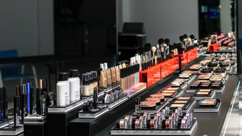 Απαγορευμένες χημικές ουσίες σε εκατοντάδες καλλυντικά