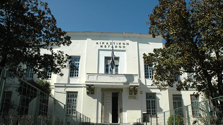 Βόλος: «Τσάκισε» τον πατέρα του στο ξύλο