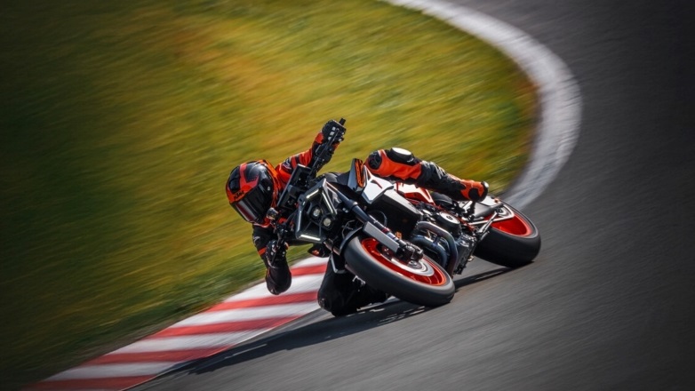 Νέα KTM 990 DUKE R 2025: Έρχεται για να τιμωρήσει τον ανταγωνισμό