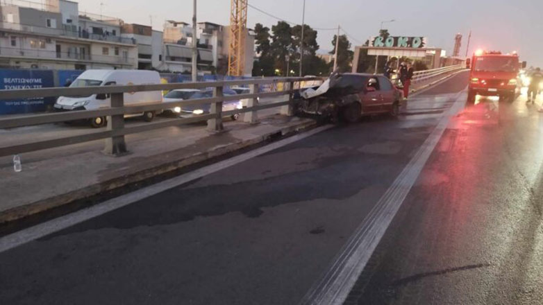 Παρανάλωμα του πυρός αυτοκίνητο στο ύψος της Πέτρου Ράλλη