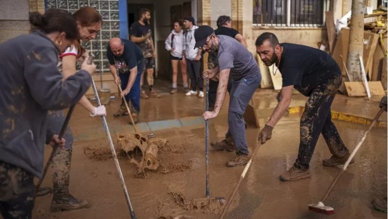 Οδύνη στη Βαλένθια για τους 213 νεκρούς