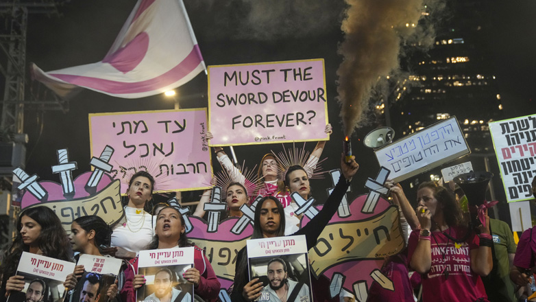 Τελ Αβίβ: Εκατοντάδες πολίτες διαδηλώνουν για τη Γάζα